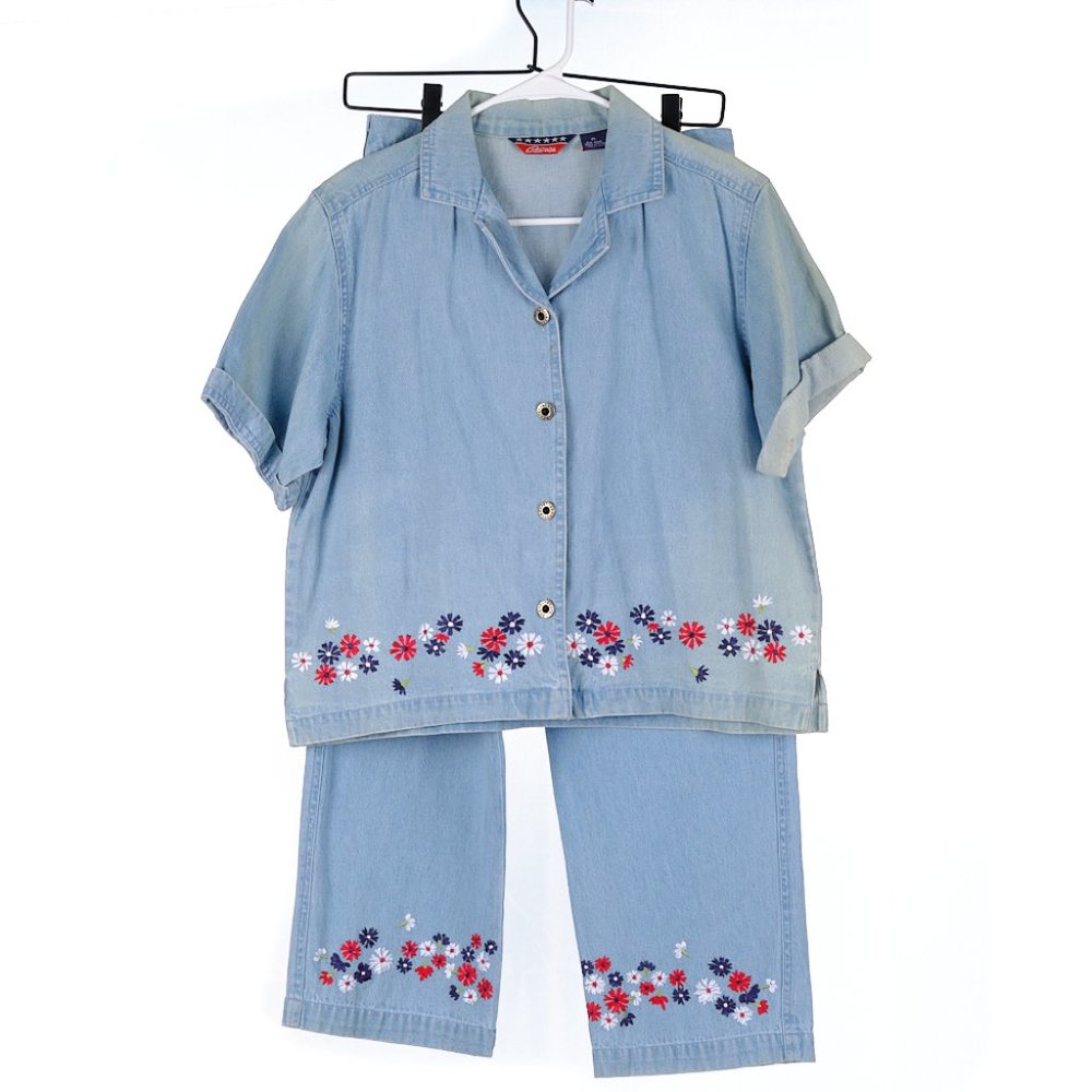 Vintage Chambray Embroidered Outfit Petite Large